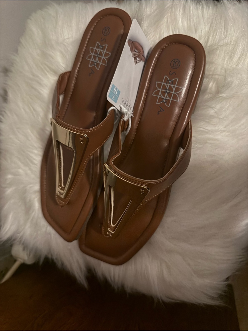 Women's Brown Thong Sandals with Gold Accent Size 10 - Picture 8 of 8